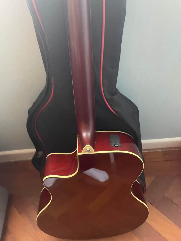 YAMAHA APX500II electro-acoustic guitar with case