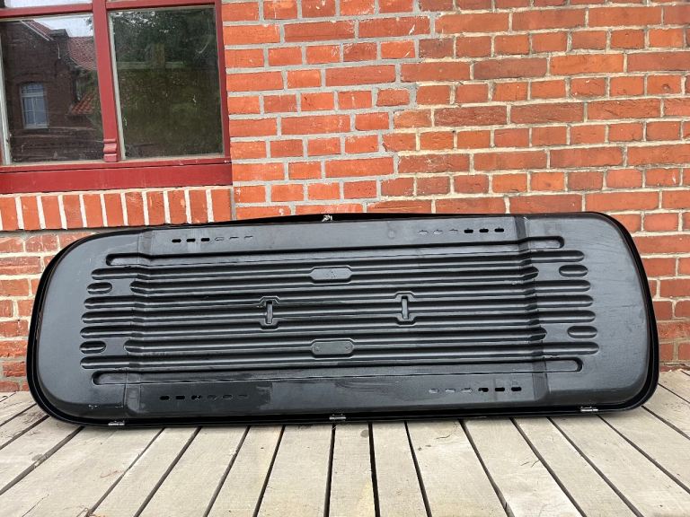 Thule Ocean 600 roof box - 330l - excellent condition