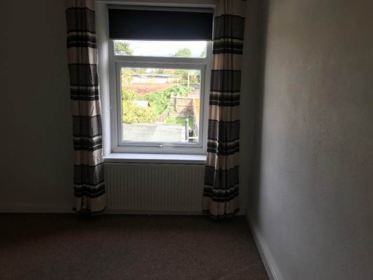 To let/rent a two bedroom terrace house in Queen Street Burton on Trent DE14 3LR 