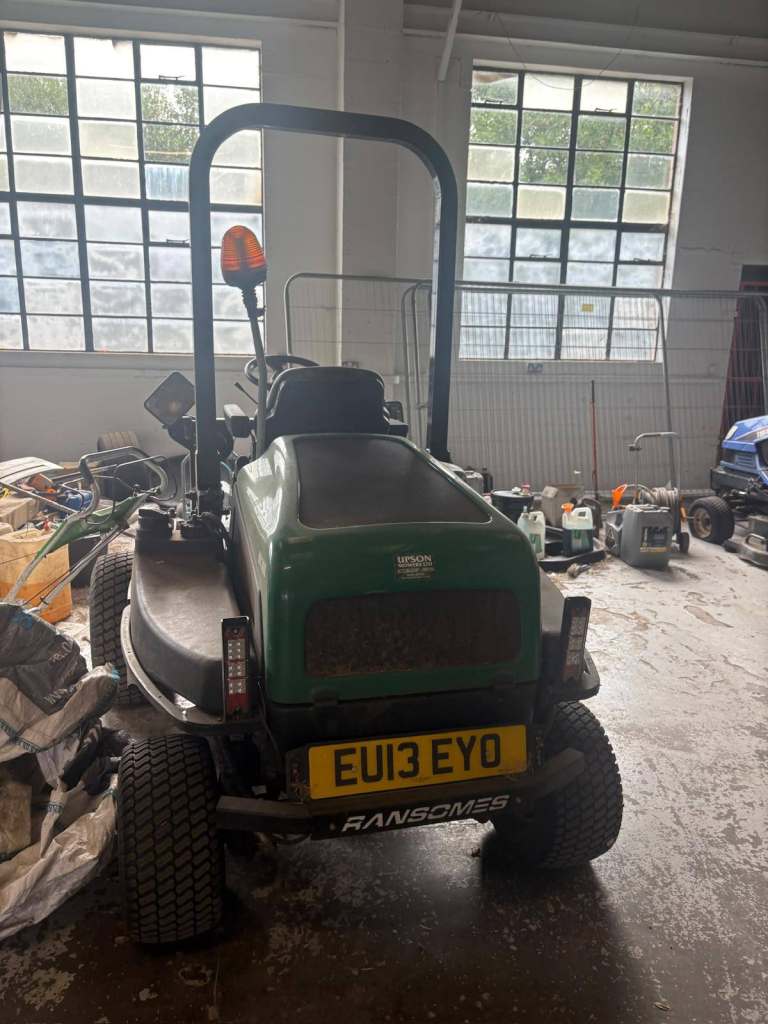 Ransomes HR300 Out-Front Rotary Ride-On Mower
