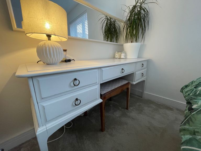 Stag Minstrel - solid wood Dressing Table in White A chalk-style painted and waxed finish