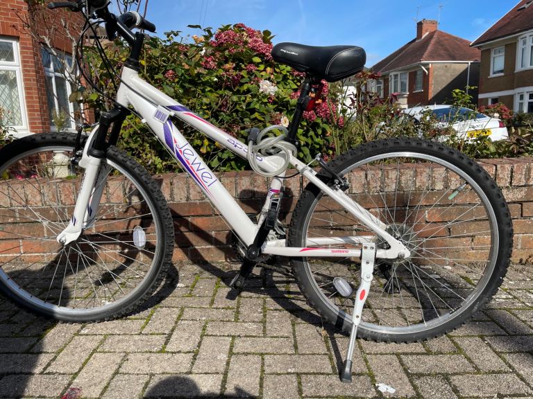 Apollo Jewel Womens Mountain Bike 26inch wheel
