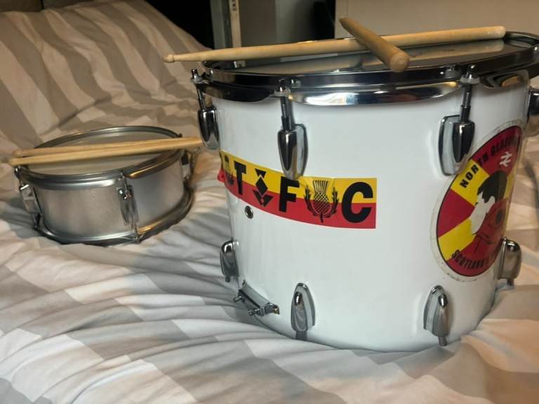 Large White Drum with Sticks – Stickers Can Be Removed