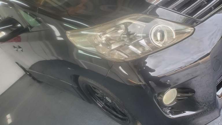 Toyota Alphard 2.4 black automatic 8 seater sunroofs fresh japanese import 2010