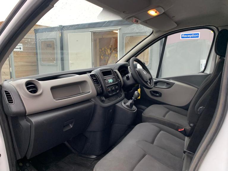 2017 Renault Trafic LL29 dCi 120 Business Van PANEL VAN Diesel Manual