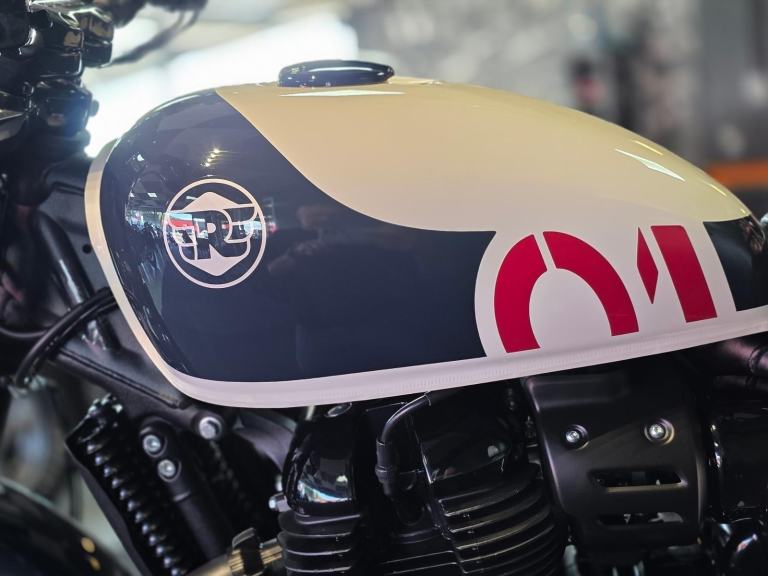 2025/75 ROYAL ENFIELD SHOTGUN 650cc EURO 5 2025 MODEL 5 MILE'S 