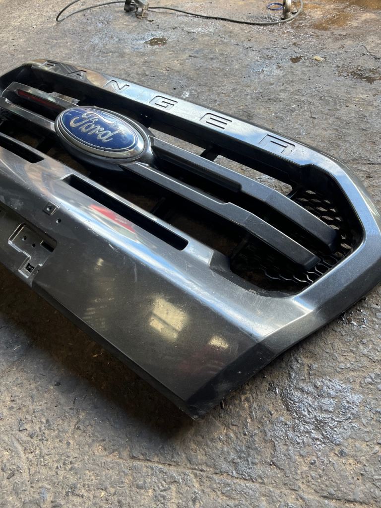 2016/2023 ford ranger grill standard used condition 