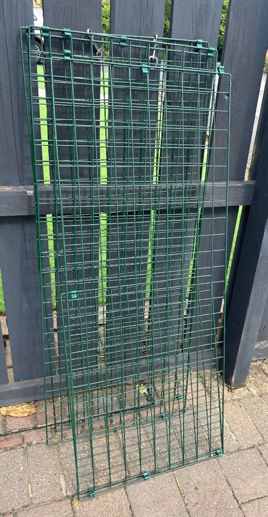 Small animal pet enclosure 