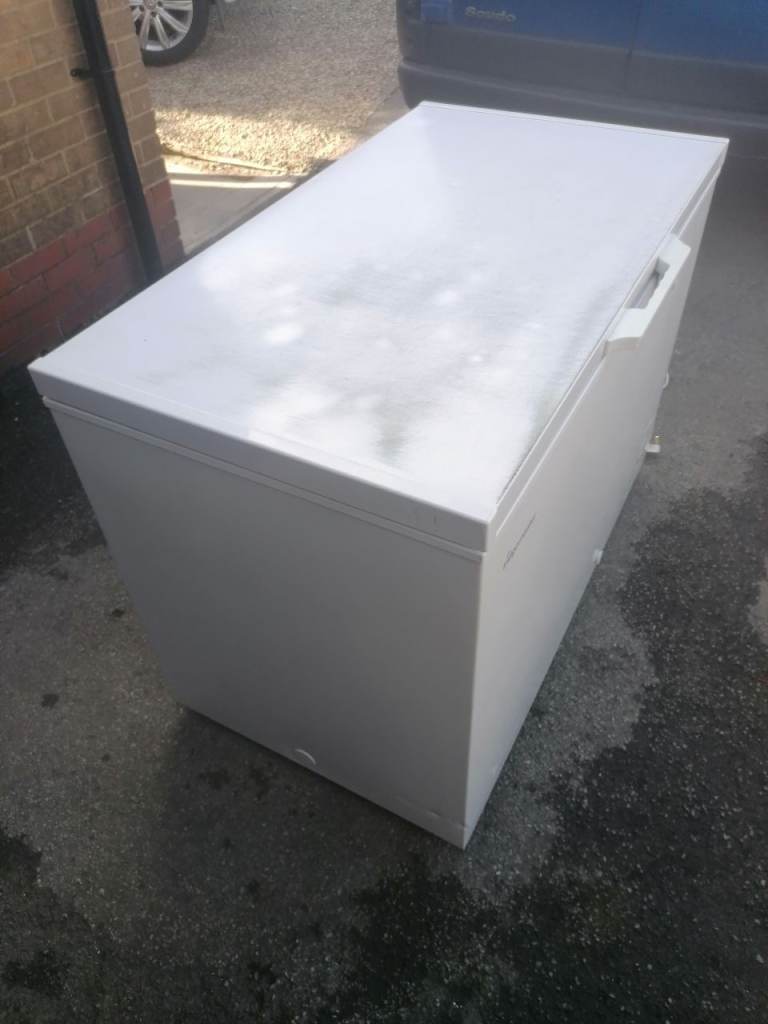 FREEZER CHEST FREEZER LARGE 300 LITRE CAPACITY CAN DELIVER £250