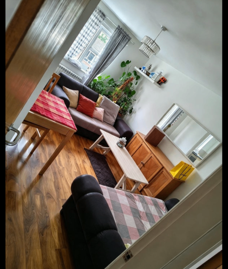 Room to share, close to Manchester North Hospital
