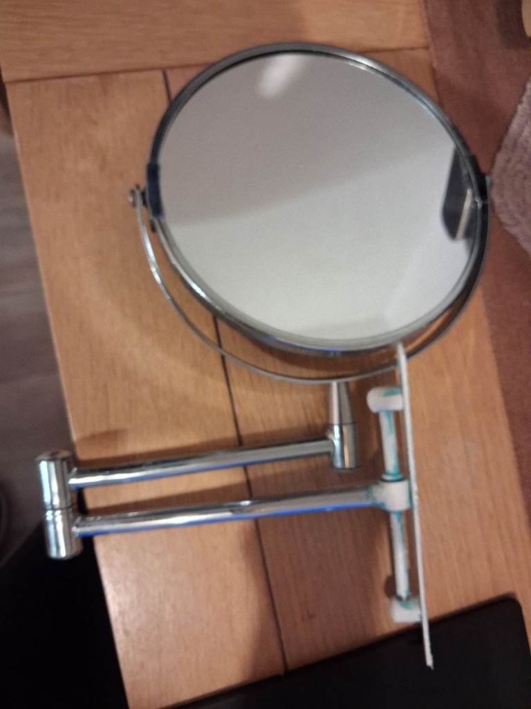 FREE small metal extending reversible bathroom wall mirror 
