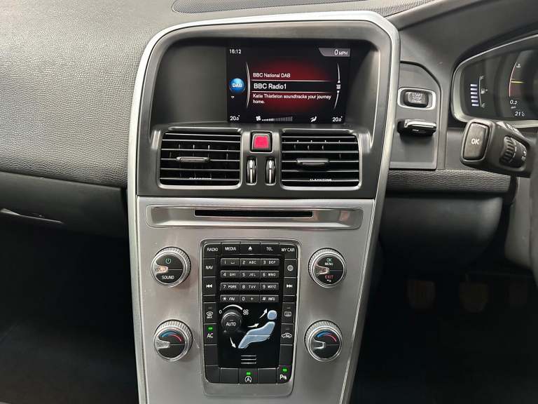 VOLVO XC60 2.0 SE Lux Nav D4 2017