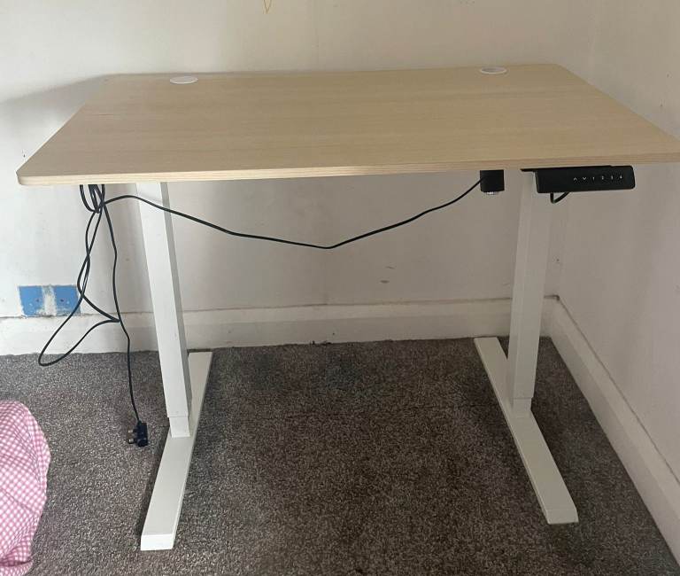 🪑 Electric Standing Desk