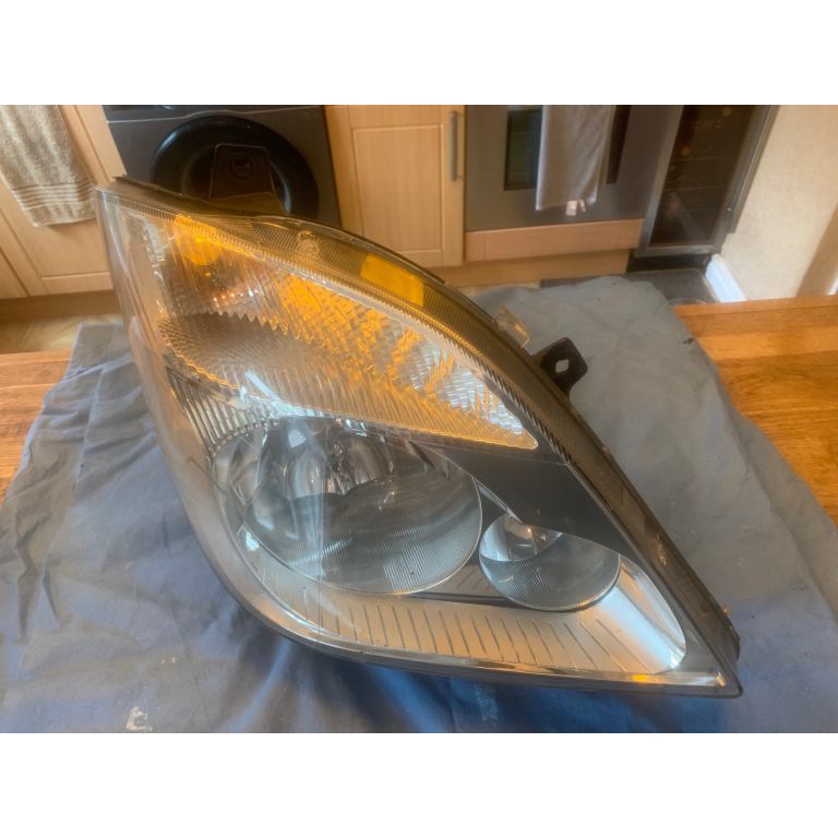 MERCEDES BENZ SPRINTER O/S HEADLIGHT 