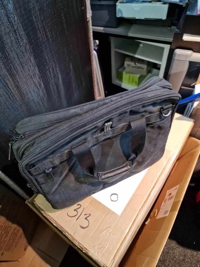 Targus Laptop Sleeve for 15-inch MacBook Pro – Brand New | in Barking ...