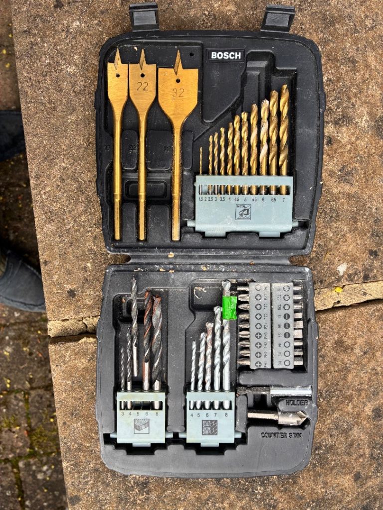 BOSCH Drill Bit Set & Lock-N-Load Quick Change Tools - Good Condition