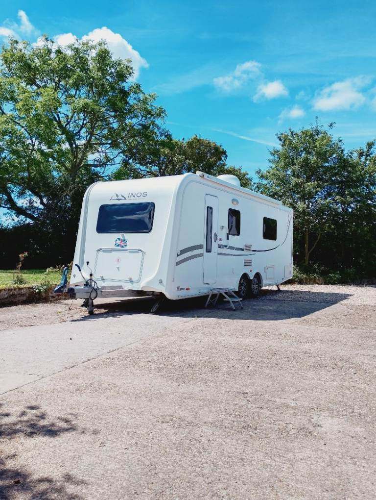 Inos Twin Axle Slide out caravan 2013, 