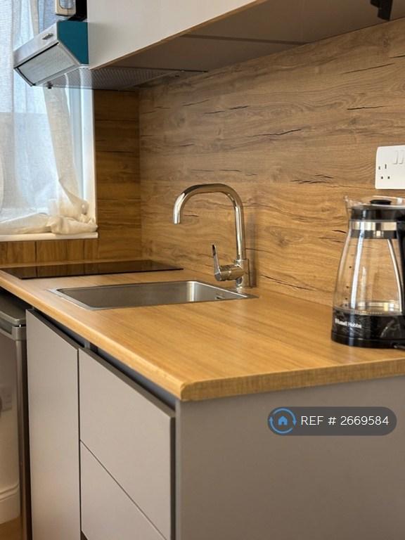 1 bedroom in Radcliffe Road, West Bridgford, Nottingham, NG2 (#2669584)