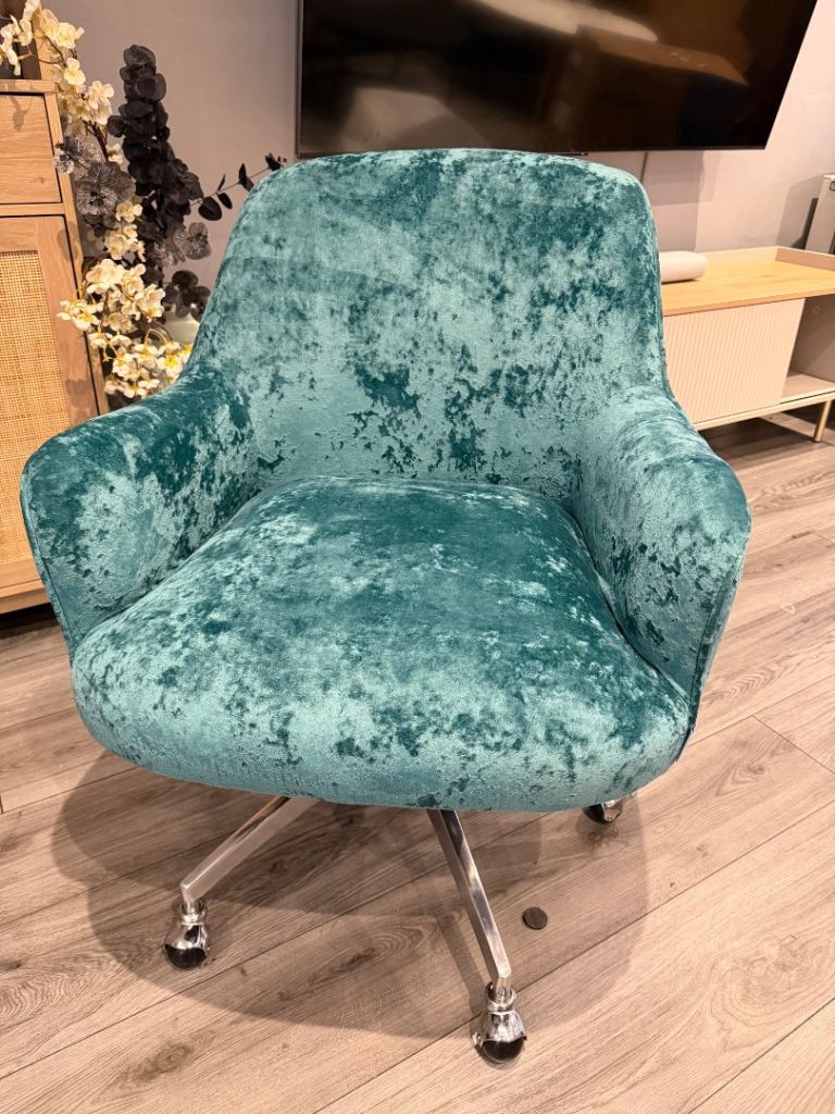 Green Velvet Swivel Office Chair – Brand New
