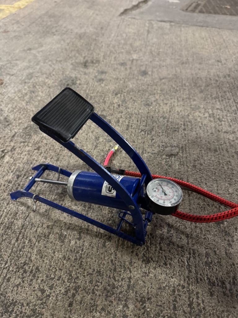 Foot Air Pump with Pressure Gauge – £6