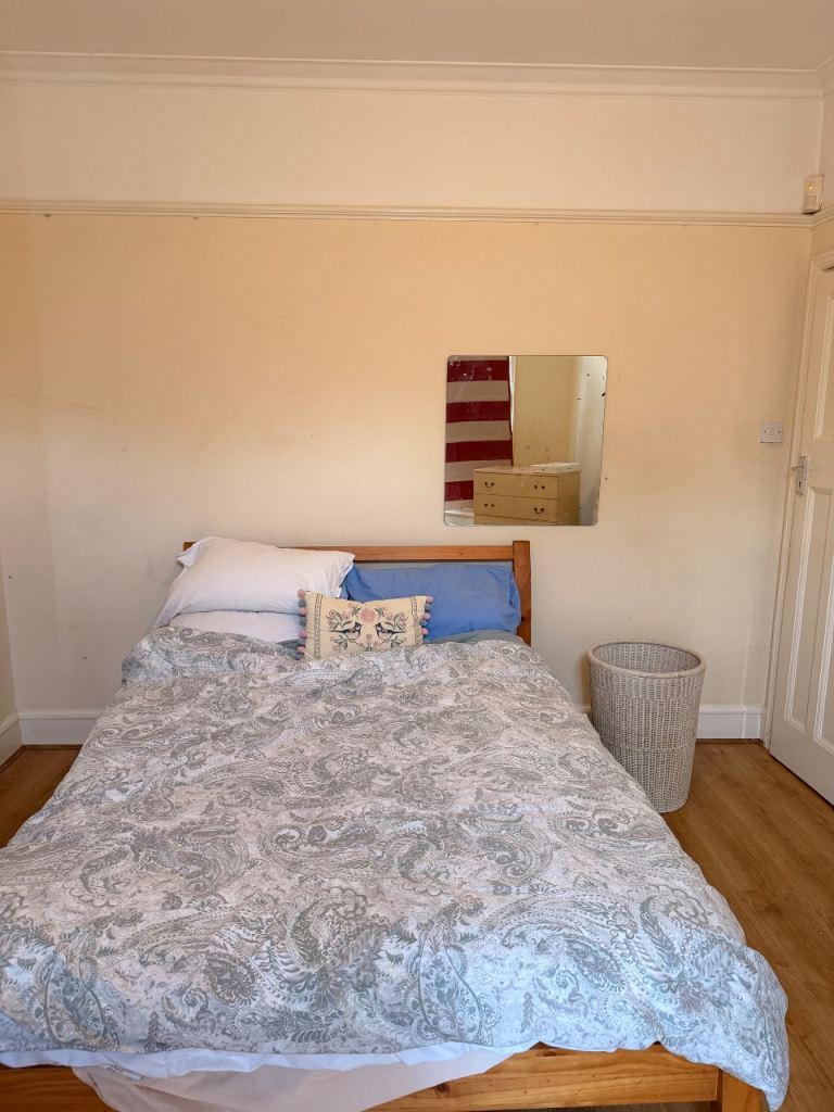 A lovely double room is available 