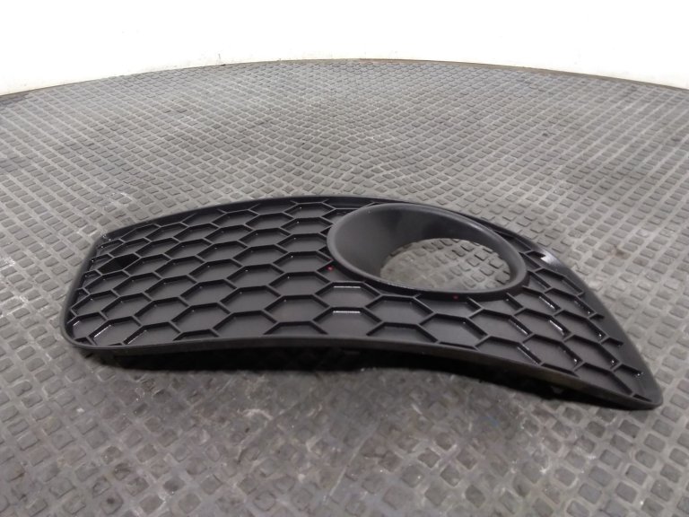 Volkswagen Golf Mk5 (1k) Lower Right Grille 2004-2009 1k0853666p9b9