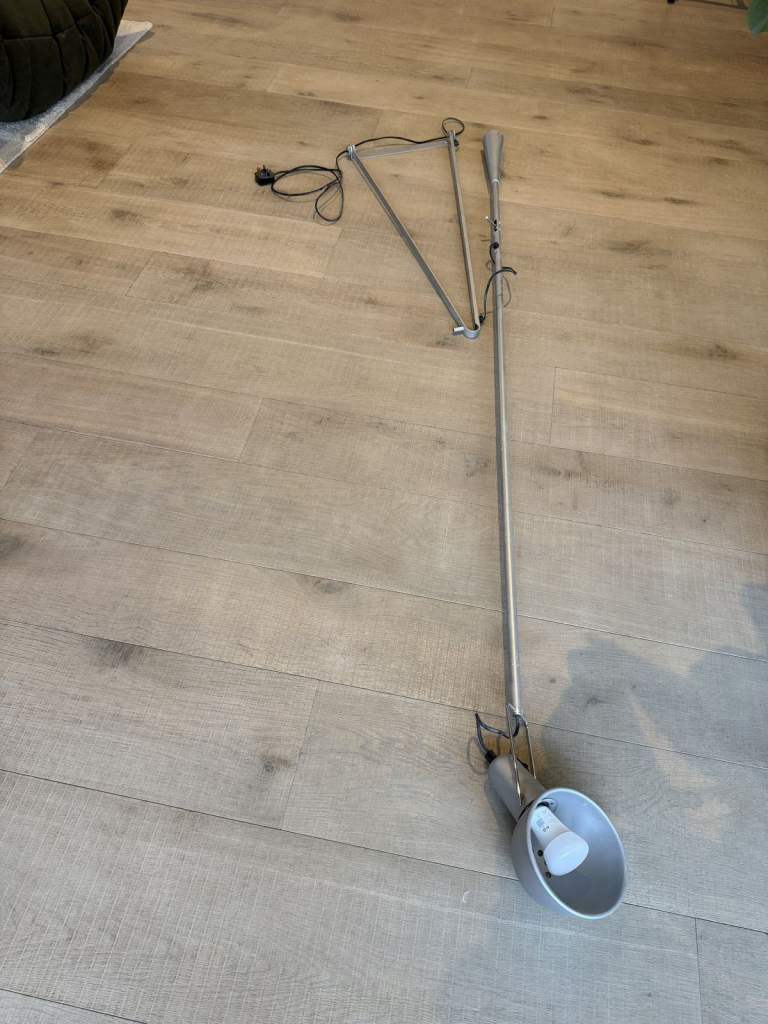 Flos Parete Style Long Wall Lamp Silver/Grey