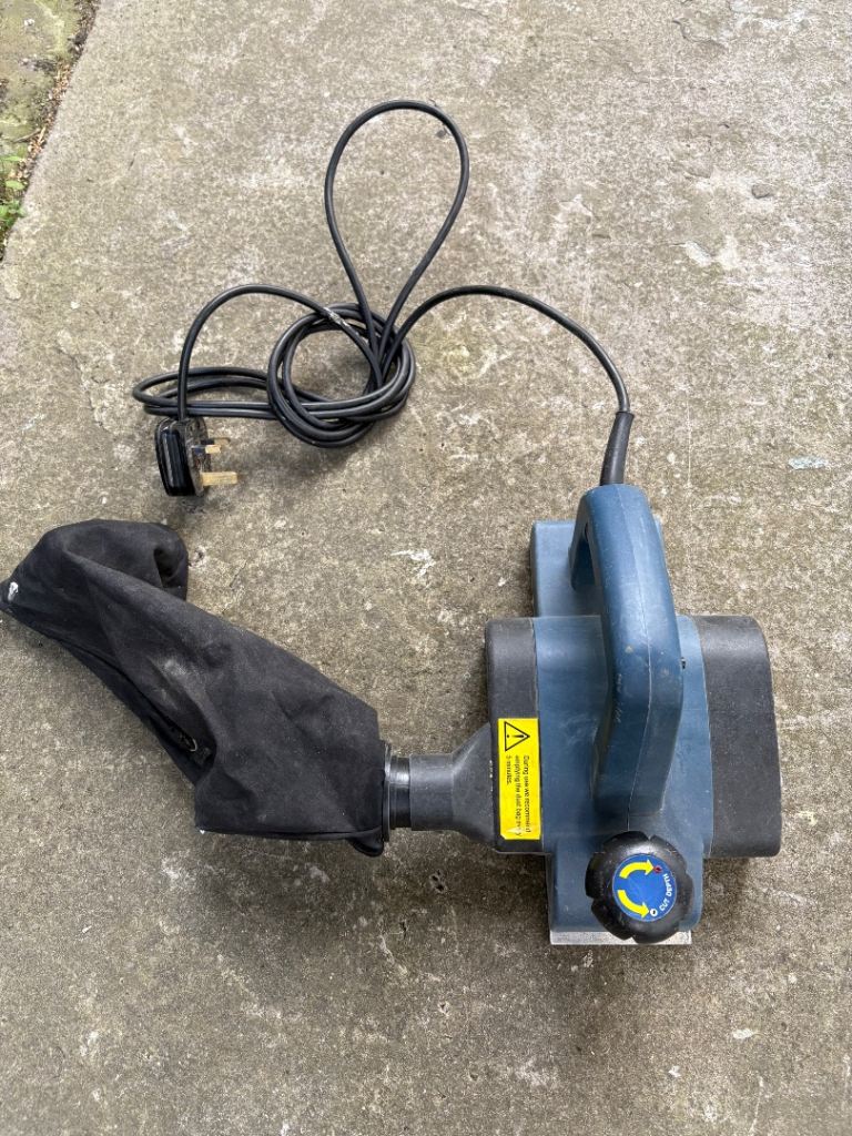 Electric planer