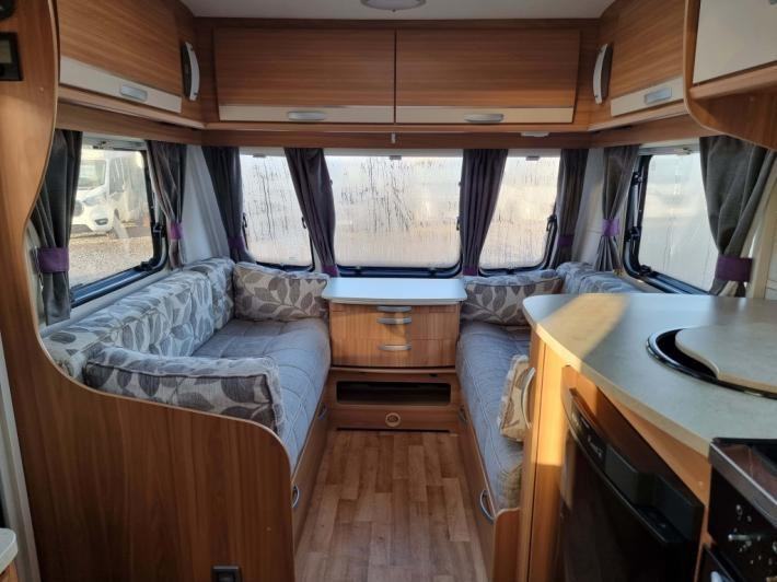 2014 Lunar Quasar 564 Used Caravan