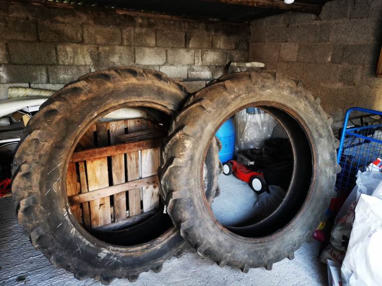 2 Tractor Tyres suits Leyland 272 for sale