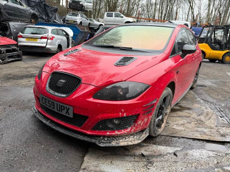 ♻️ SEAT LEON MK2 1.6 PETROL BSE RED BREAKING FOR PARTS ♻️