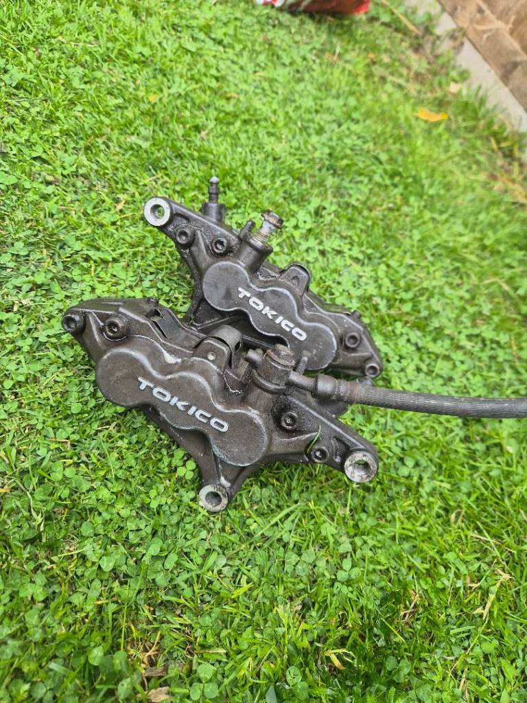 Suzuki bandit 1200 2000 calipers