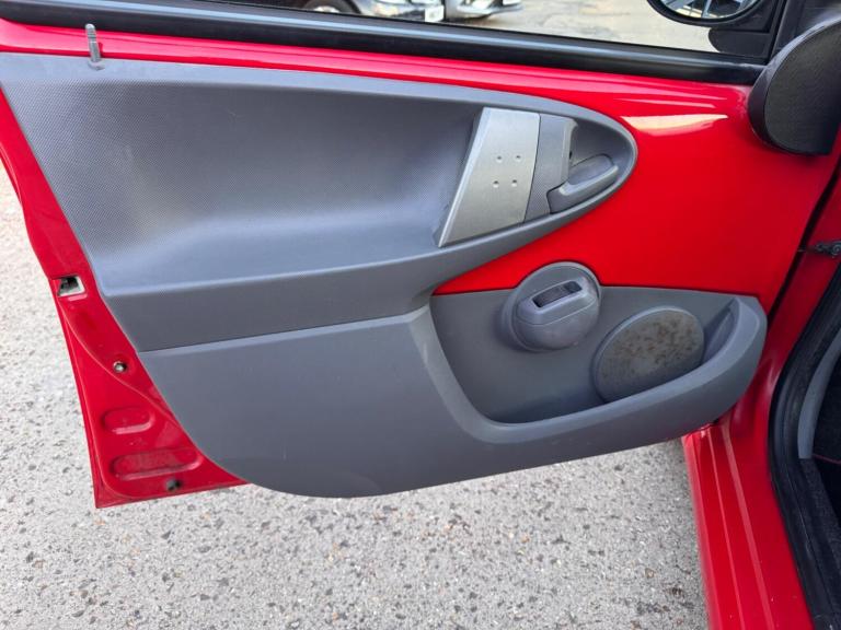 2011 Toyota AYGO Hatchback (2005 - 2012) Hatchback Petrol Manual