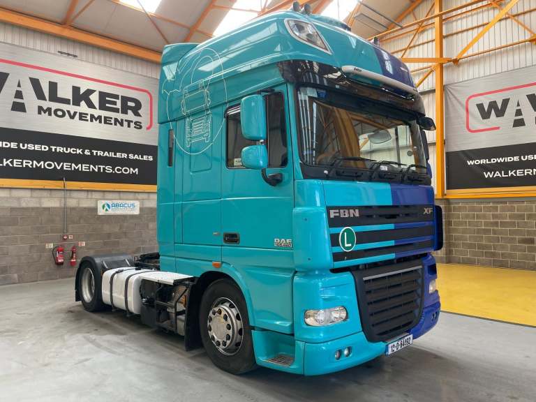 DAF XF105 460 EURO 5 SUPER SPACE CAB LOW RIDE 4X2 TRACTOR UNIT 