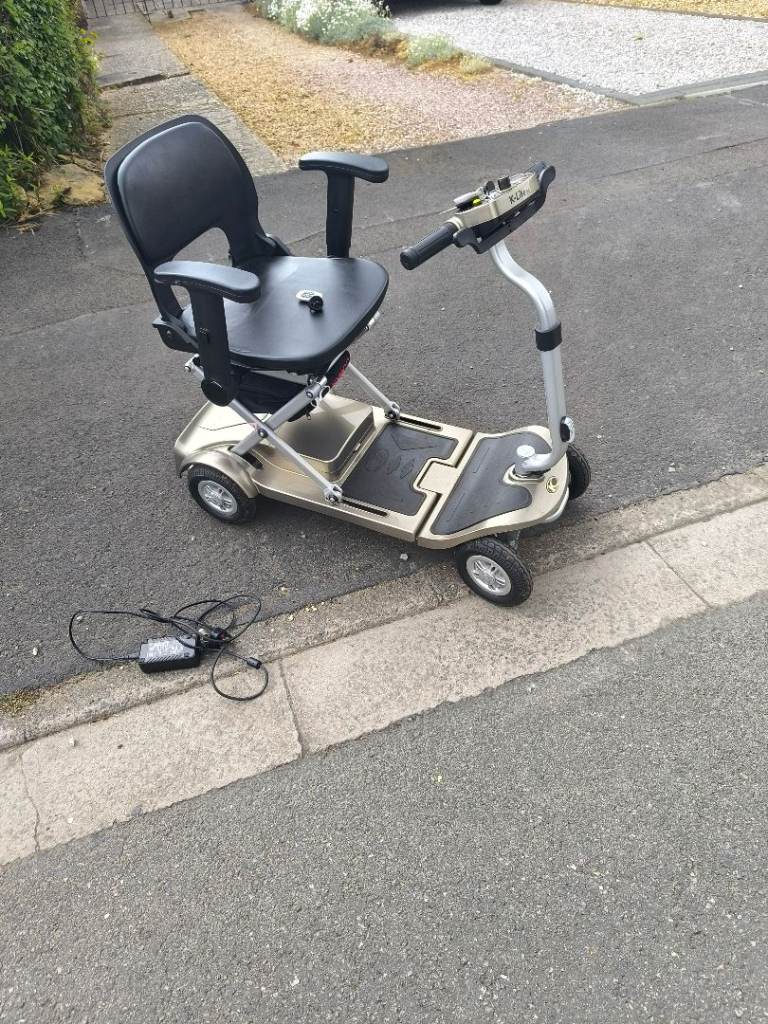 Mobility scooter automatic folding can deliver 