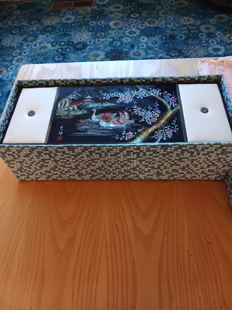 Vintage Oriental Lacquer Jewellery Box with Music and Mirror