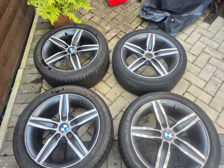 4 BMW alloys with 3 new tyres