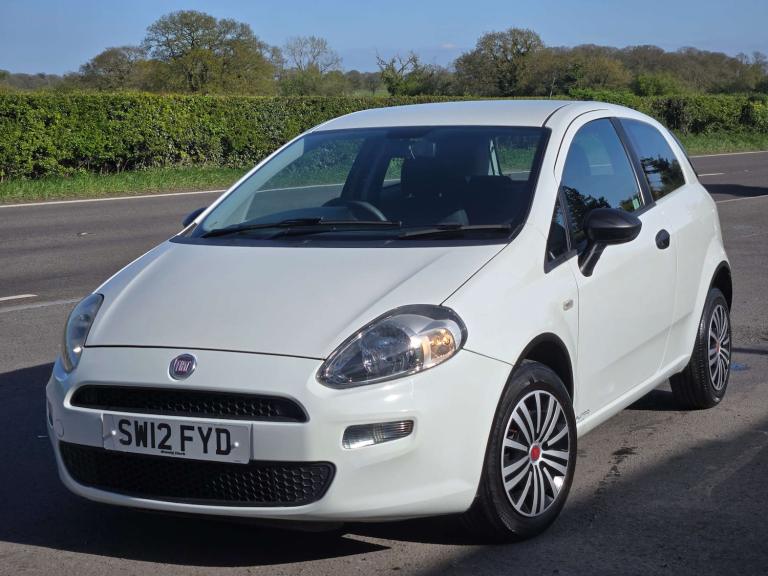 2012 Fiat Punto 1.2 Pop 3dr [Start Stop] HATCHBACK PETROL Manual
