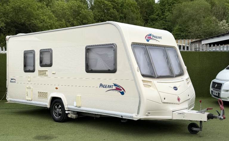 2008 BAILEY PAGEANT MONARCH , 2 BERTH CARAVAN END WASHROOM, AWNING, MOTOR MOVER!