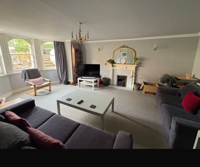 Clifton Room in 3 bed/2bath flat for post grads