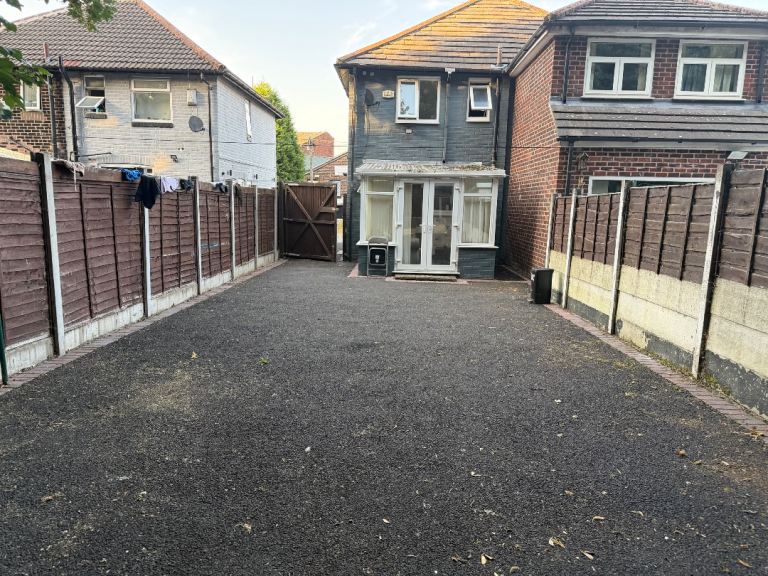 1 double bedroom available 