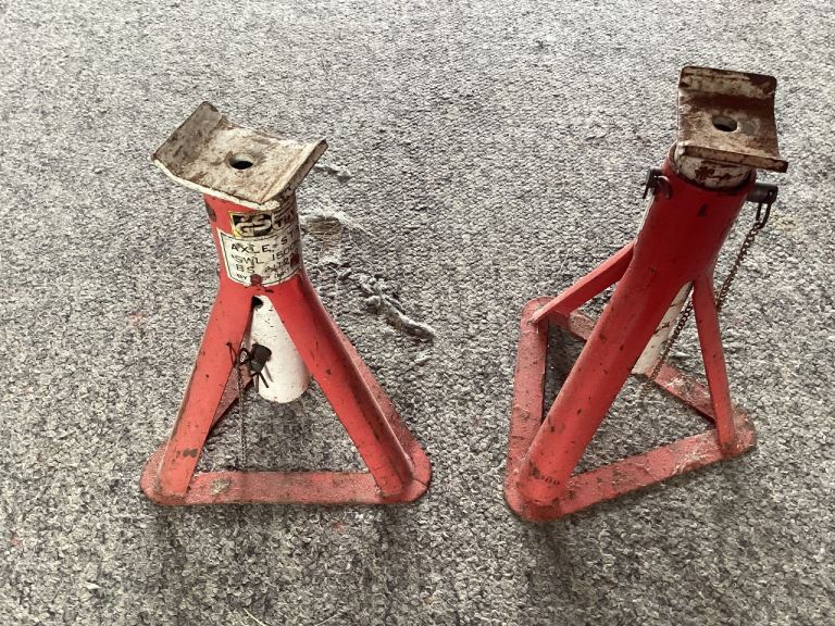 Car axle stands 