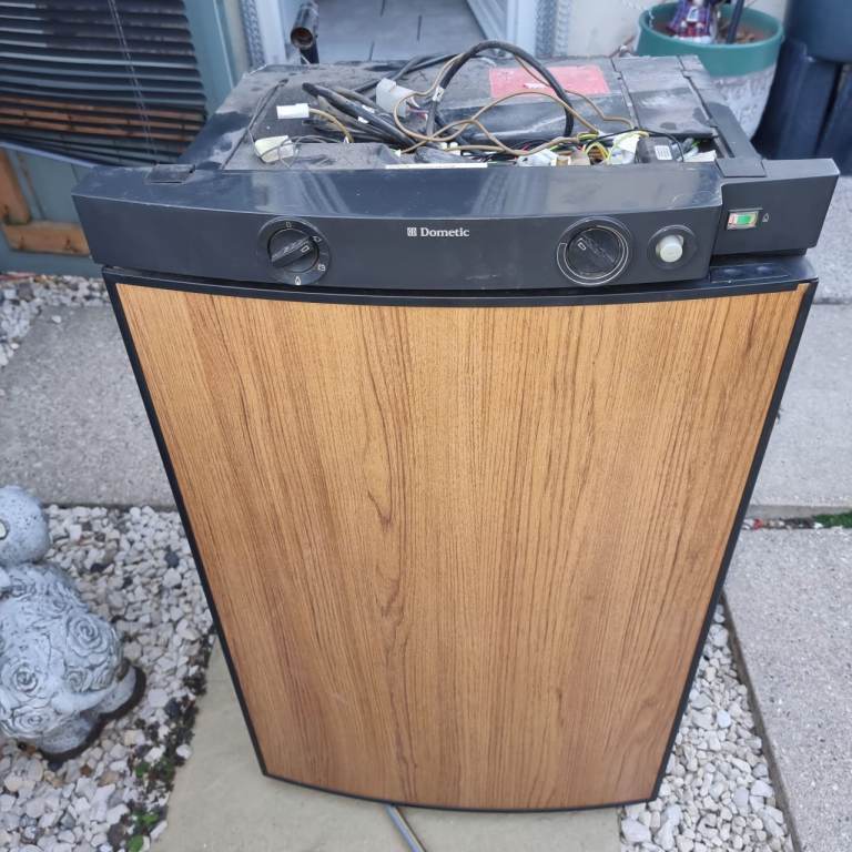 Caravan three way dometic fridge 