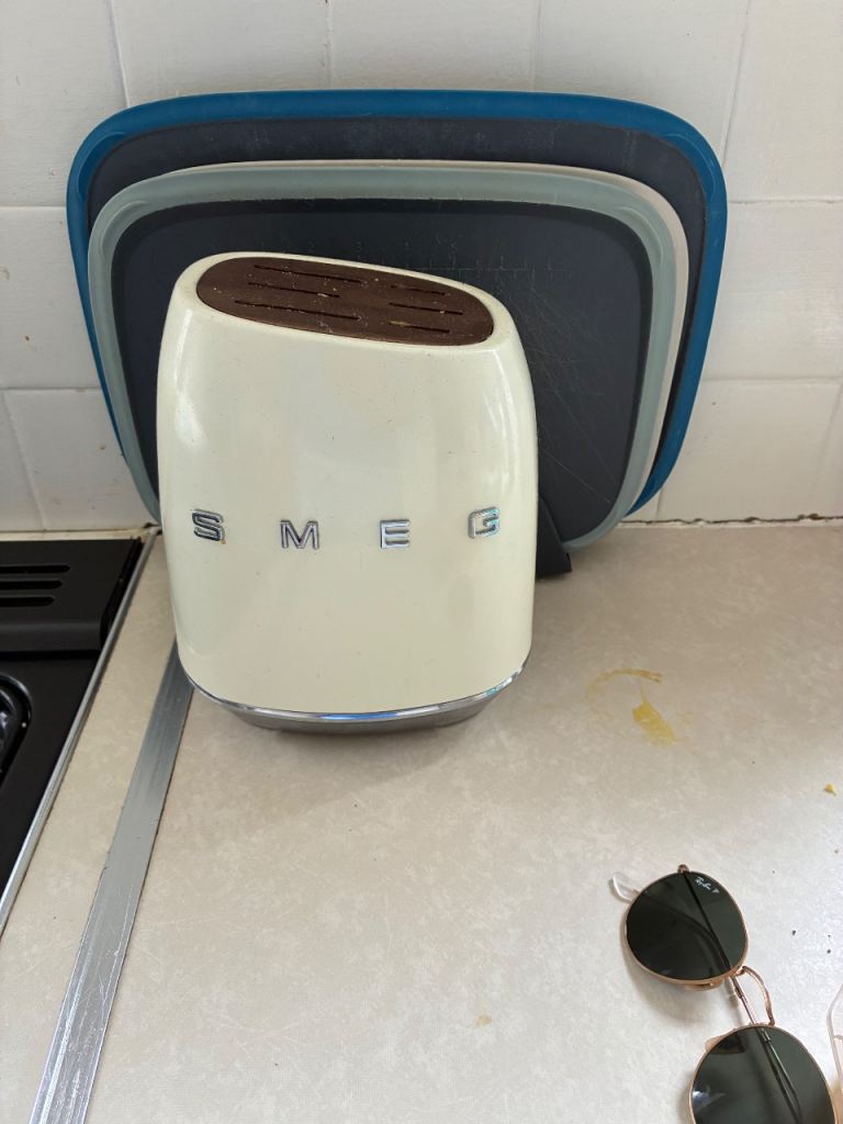 SMEG Knife Block - Cream with Wood Top