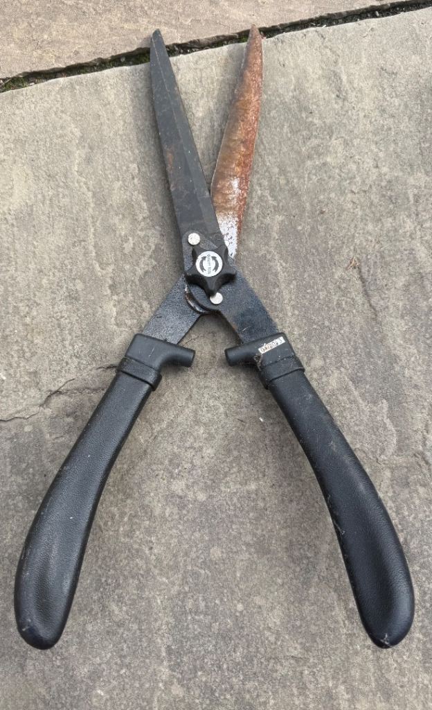 SCHRÖDER Garden Hedge Shears – Well Used but Functional