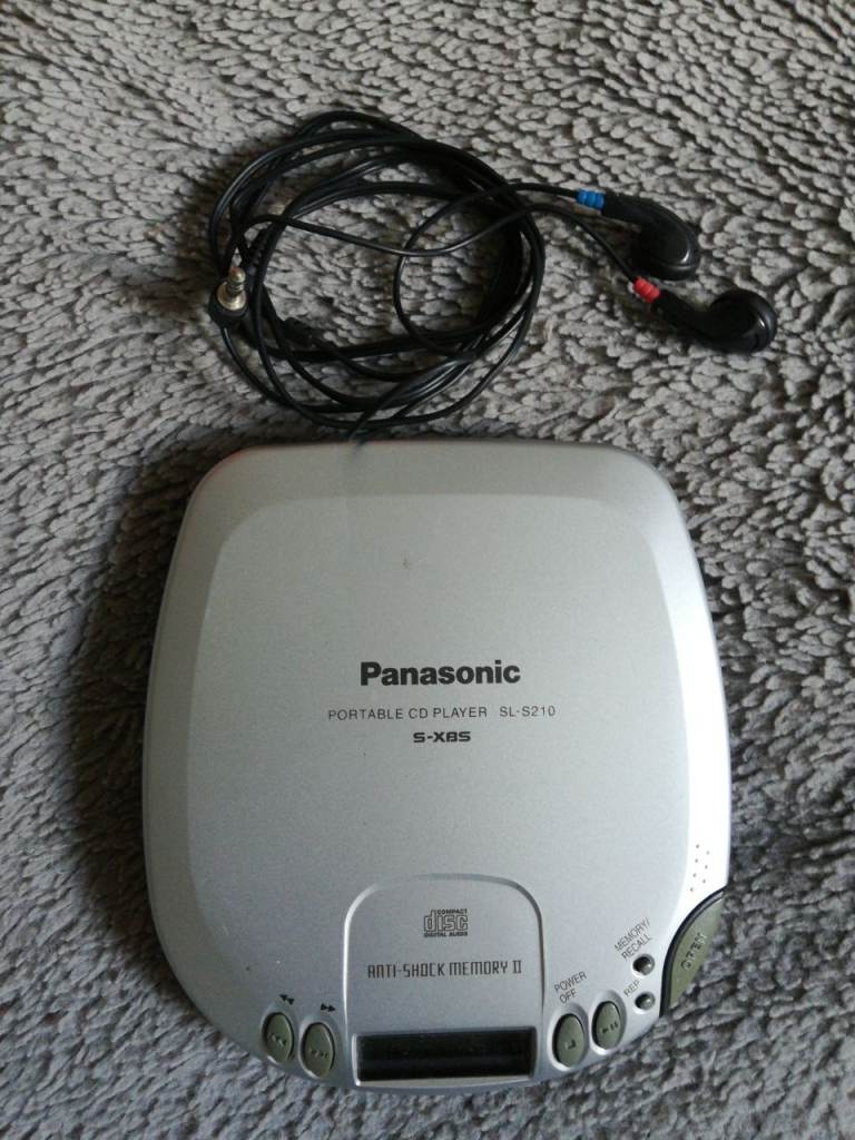 Panasonic Portable CD Player SL-S270 with Headphones