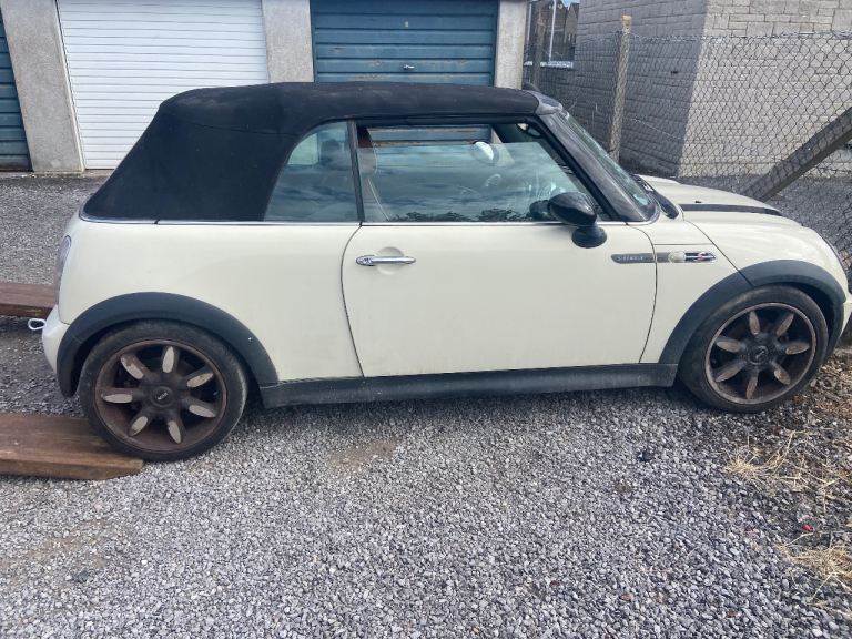 Breaking for parts only R52 Mini Cooper S same as R53