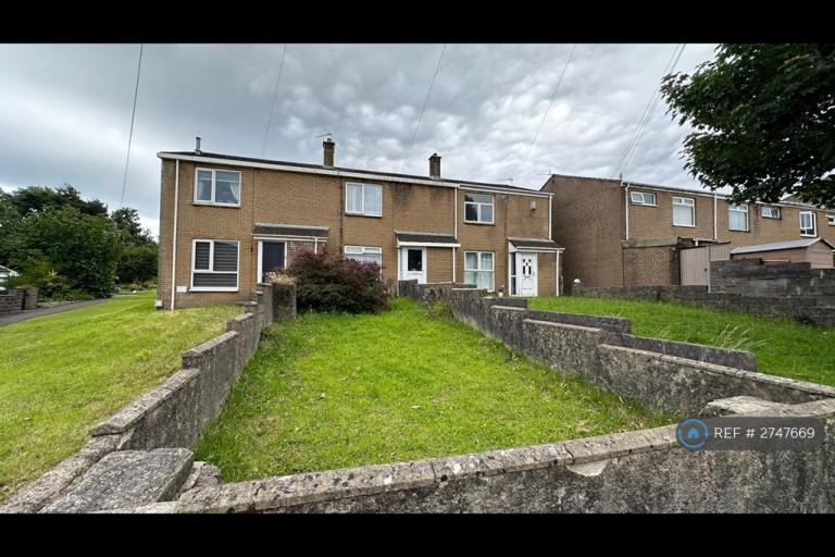 2 bedroom house in Laurel Dene, Llanharry, Pontyclun, CF72 (2 bed) (#2747669)