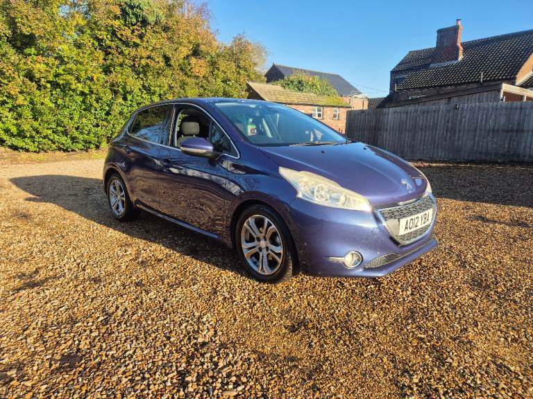 Peugeot, 208, Hatchback, 2012, Manual, 1560 (cc), 5 doors