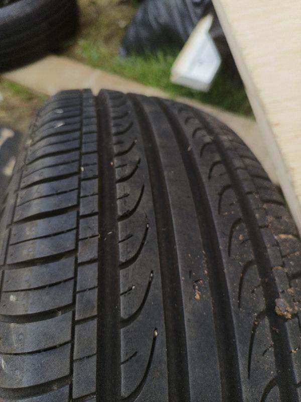 Pair of tyre